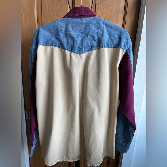 Vintage Wrangler‎ Denim Shirt with Burgundy and Beige Details, pearl buttons - Picture 3 of 6